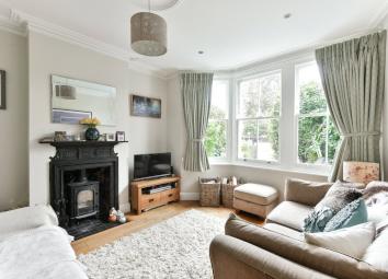 Detached house For Sale in Kingston upon Thames