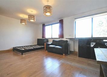 Studio To Rent in Barnet