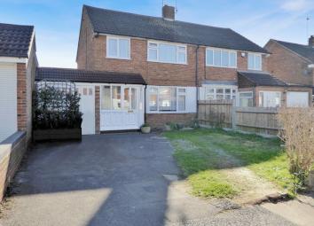 Semi-detached house For Sale in Dunstable