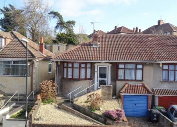 Semi-detached bungalow For Sale in Bristol