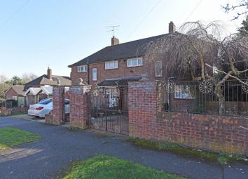 Terraced house For Sale in Aldershot