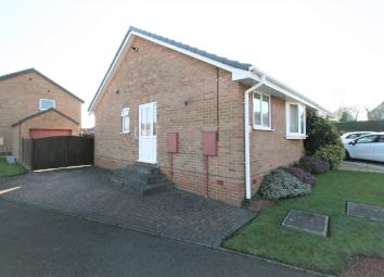 Semi-detached bungalow For Sale in Chesterfield