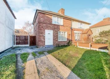 Semi-detached house For Sale in Dagenham