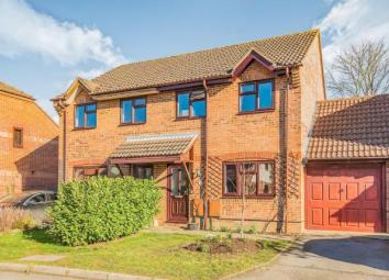 Detached house For Sale in Tadley