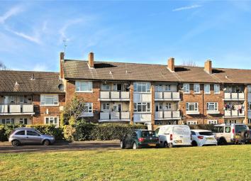 Flat For Sale in Woking