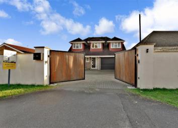 Detached bungalow For Sale in Sevenoaks