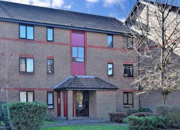 Flat For Sale in Horley