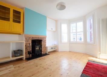 Semi-detached house To Rent in Tunbridge Wells