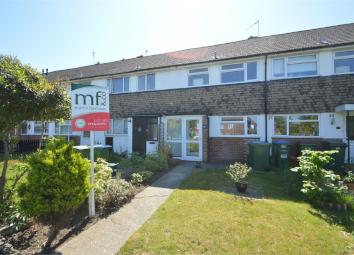 Terraced house To Rent in Walton-on-Thames