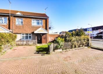 End terrace house For Sale in Basildon