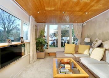 Houseboat For Sale in Shepperton