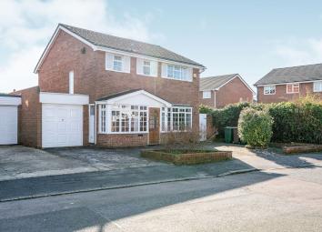 Detached house For Sale in Sutton