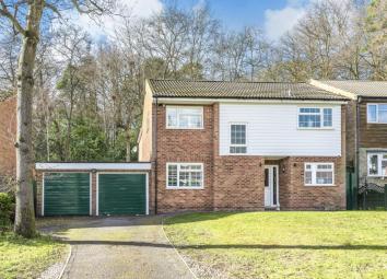 Detached house To Rent in Camberley