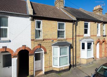 Terraced house For Sale in Canterbury