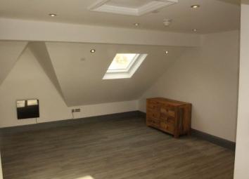 Studio To Rent in Swansea