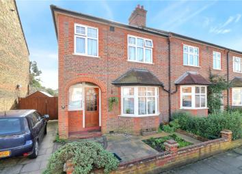 End terrace house For Sale in Watford
