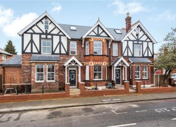Flat For Sale in Egham