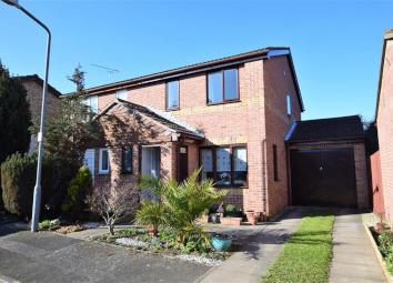 Semi-detached house For Sale in Romford