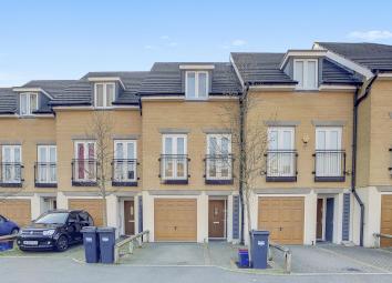 Terraced house For Sale in Hounslow