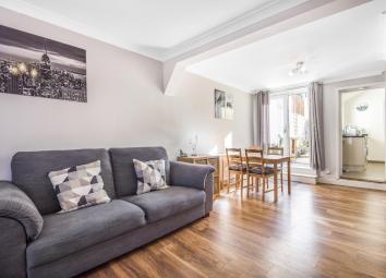 Terraced house For Sale in Rochester