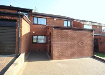 Town house For Sale in Rochdale