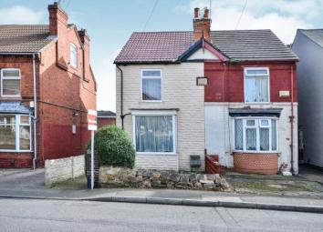 Semi-detached house For Sale in Sutton-in-Ashfield