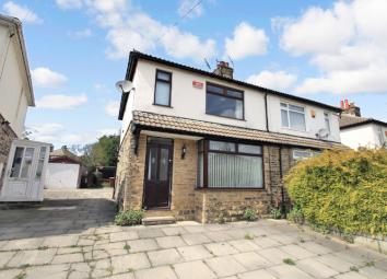 Semi-detached house To Rent in Pudsey