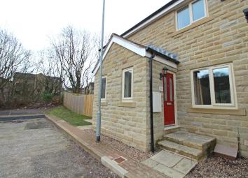 Semi-detached house To Rent in Holmfirth