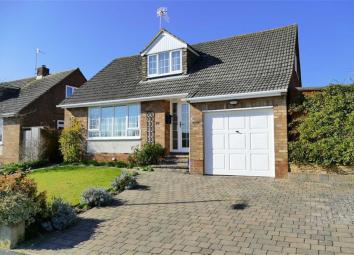 Detached bungalow For Sale in Calne
