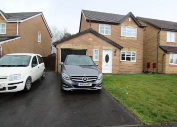 Detached house For Sale in Hengoed