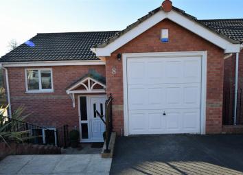 Detached house For Sale in Barry