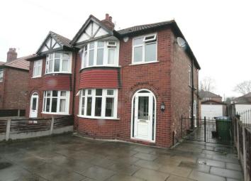 Semi-detached house To Rent in Sale