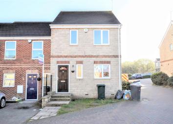 Town house For Sale in Barnsley