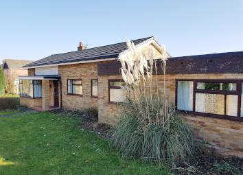 Detached bungalow For Sale in Ellesmere Port