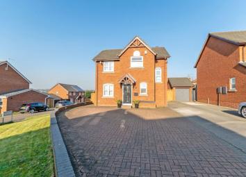 Detached house For Sale in Frodsham