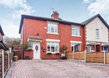 End terrace house For Sale in Hyde