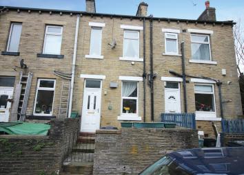 Terraced house For Sale in Halifax