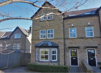 Semi-detached house To Rent in Ilkley