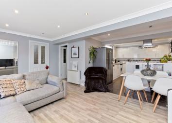 End terrace house For Sale in Edinburgh