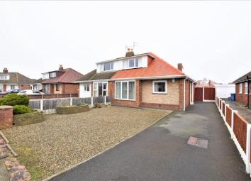 Semi-detached bungalow For Sale in Thornton-Cleveleys