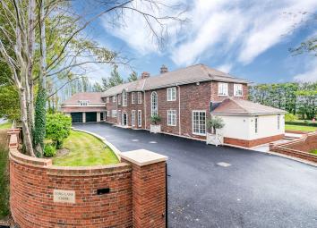 Detached house For Sale in Pontefract