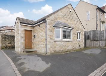 Detached house For Sale in Shipley