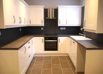 Semi-detached bungalow To Rent in Dundee