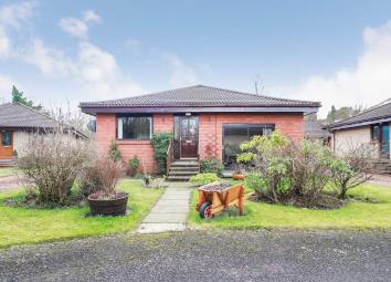Detached bungalow For Sale in Dunfermline