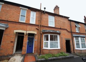Terraced house For Sale in Stratford-upon-Avon