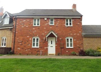 Semi-detached house To Rent in Banbury