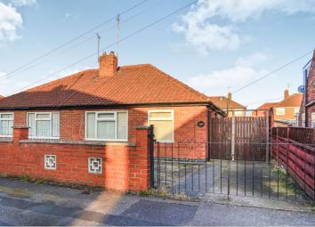 Semi-detached bungalow For Sale in York