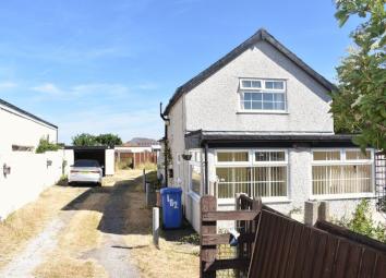 Detached bungalow For Sale in Rhyl