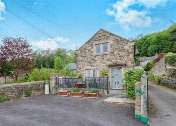 Detached house For Sale in Matlock