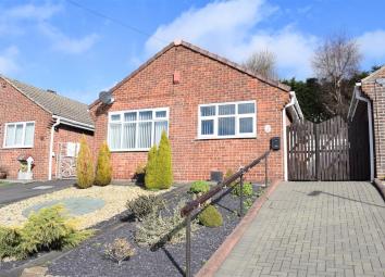 Detached bungalow For Sale in Swadlincote
